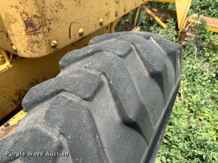 image for item KM9869 1959 Caterpillar 12  rigid frame motor grader