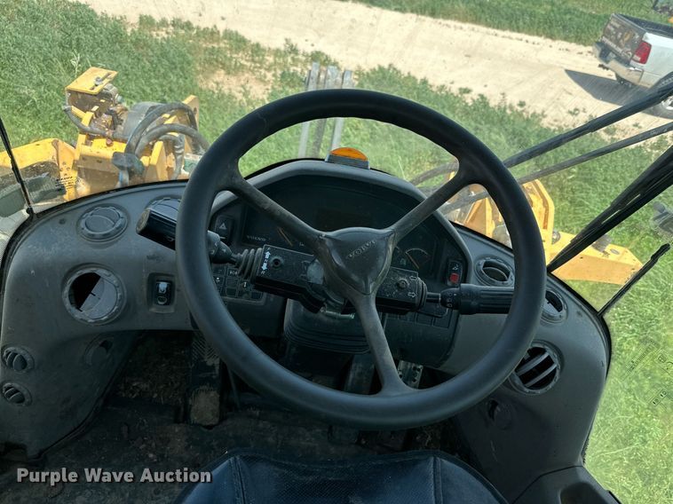 image for item KM9878 2010 Volvo L60F  wheel loader