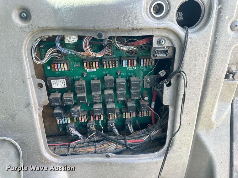 image for item KM9878 2010 Volvo L60F  wheel loader