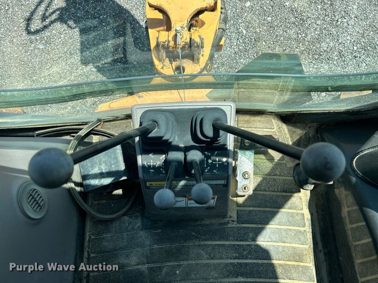 image for item KW9123 2005 Case 580 Super M Series 2  backhoe