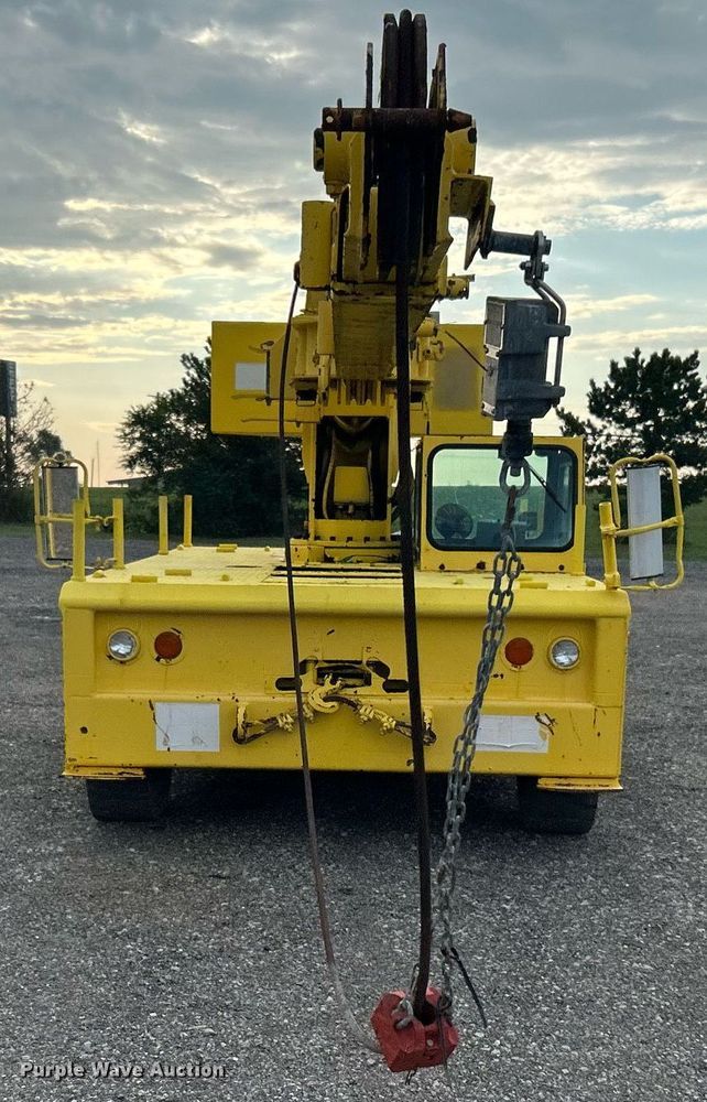 image for item KW9134 1990 Grove AP308  crane