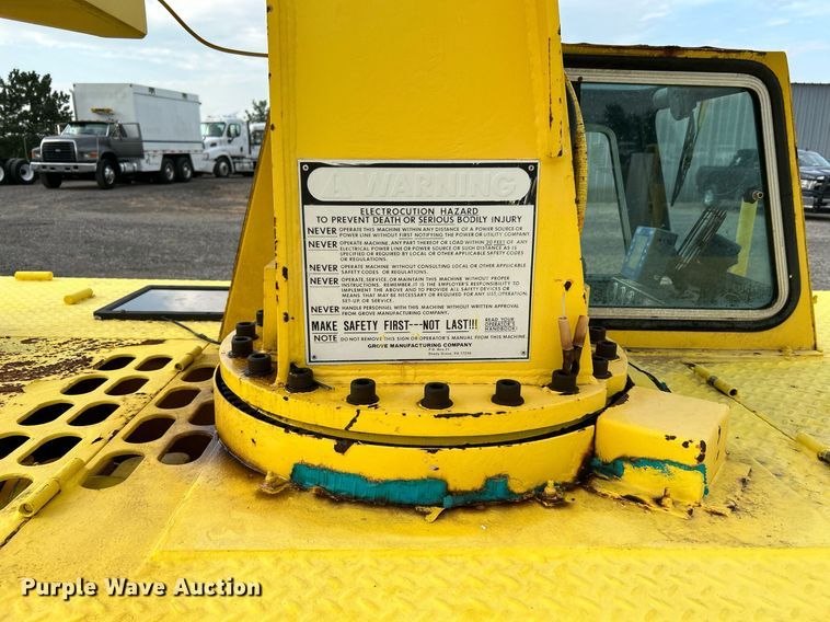 image for item KW9134 1990 Grove AP308  crane