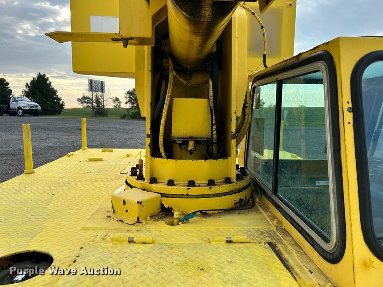 image for item KW9134 1990 Grove AP308  crane