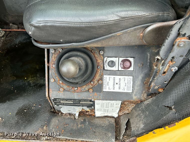 image for item KW9134 1990 Grove AP308  crane