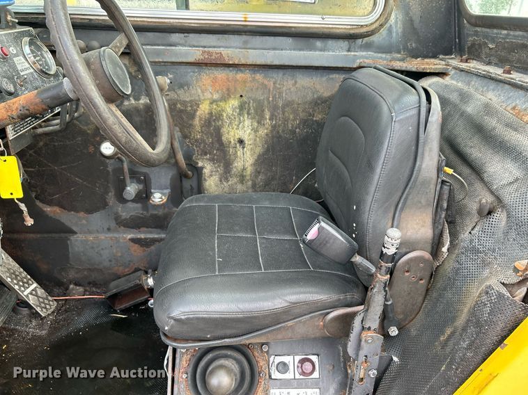 image for item KW9134 1990 Grove AP308  crane