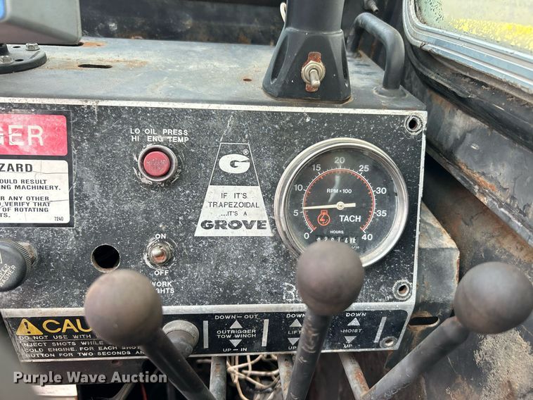 image for item KW9134 1990 Grove AP308  crane