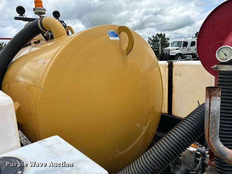 image for item KW9140 2018 Vactron CV573SGT  vacuum excavator