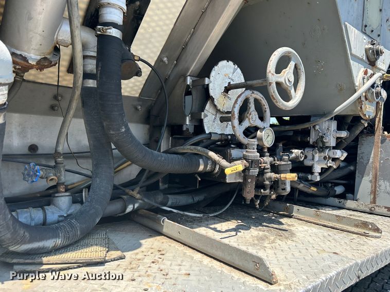 image for item KW9151 2007 Kenworth T800  volumetric ready mix truck