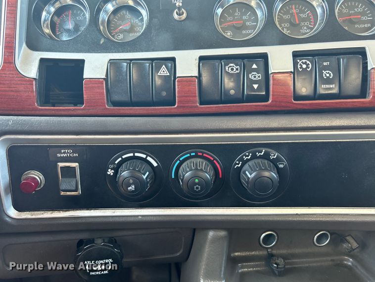 image for item KW9151 2007 Kenworth T800  volumetric ready mix truck