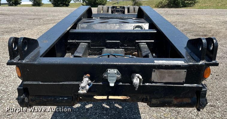 image for item KW9187 2006 X-L Specialized XL80MG  lowboy equipment trailer