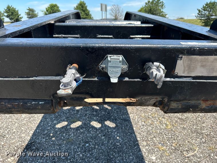 image for item KW9187 2006 X-L Specialized XL80MG  lowboy equipment trailer