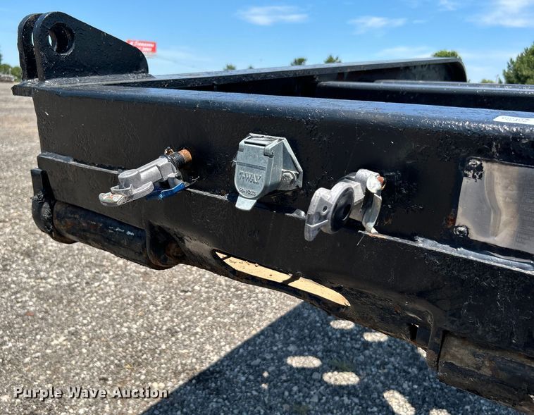 image for item KW9187 2006 X-L Specialized XL80MG  lowboy equipment trailer