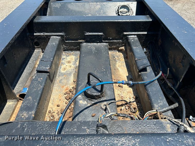 image for item KW9187 2006 X-L Specialized XL80MG  lowboy equipment trailer