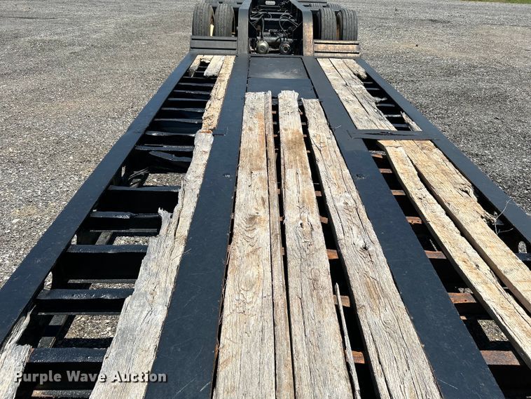 image for item KW9187 2006 X-L Specialized XL80MG  lowboy equipment trailer