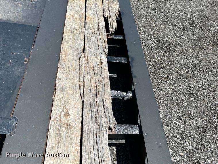 image for item KW9187 2006 X-L Specialized XL80MG  lowboy equipment trailer