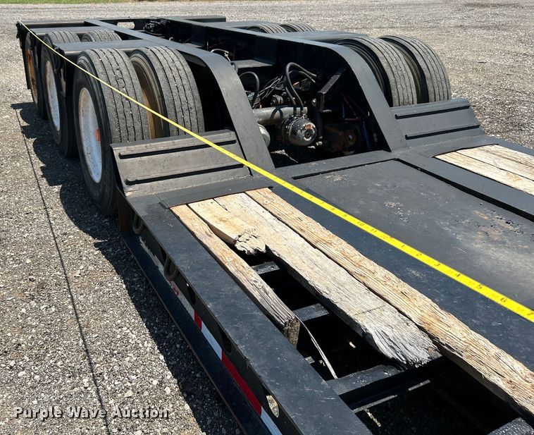 image for item KW9187 2006 X-L Specialized XL80MG  lowboy equipment trailer
