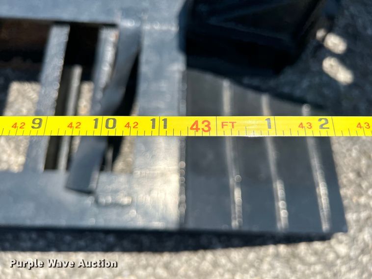 image for item KW9187 2006 X-L Specialized XL80MG  lowboy equipment trailer