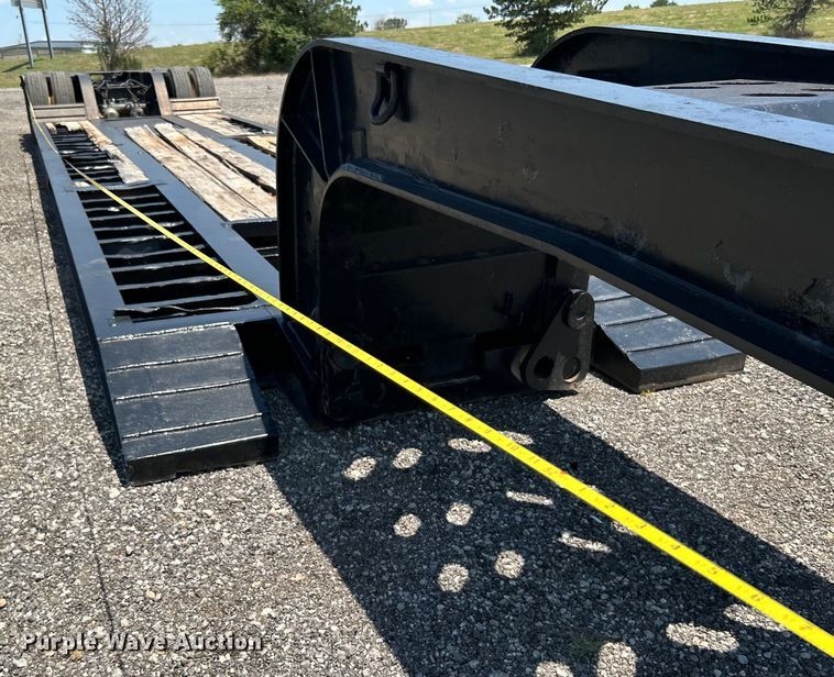 image for item KW9187 2006 X-L Specialized XL80MG  lowboy equipment trailer