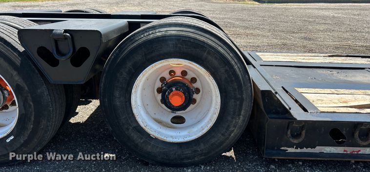 image for item KW9187 2006 X-L Specialized XL80MG  lowboy equipment trailer