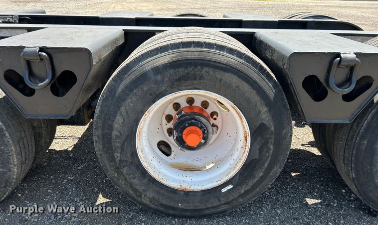 image for item KW9187 2006 X-L Specialized XL80MG  lowboy equipment trailer