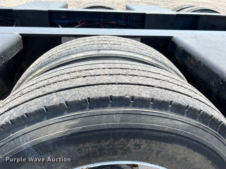 image for item KW9187 2006 X-L Specialized XL80MG  lowboy equipment trailer