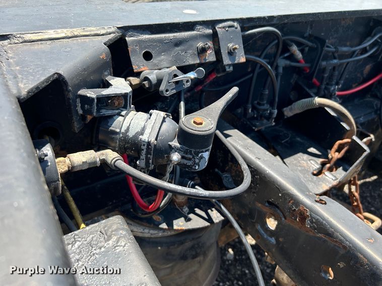 image for item KW9187 2006 X-L Specialized XL80MG  lowboy equipment trailer