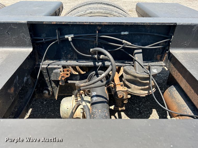 image for item KW9187 2006 X-L Specialized XL80MG  lowboy equipment trailer