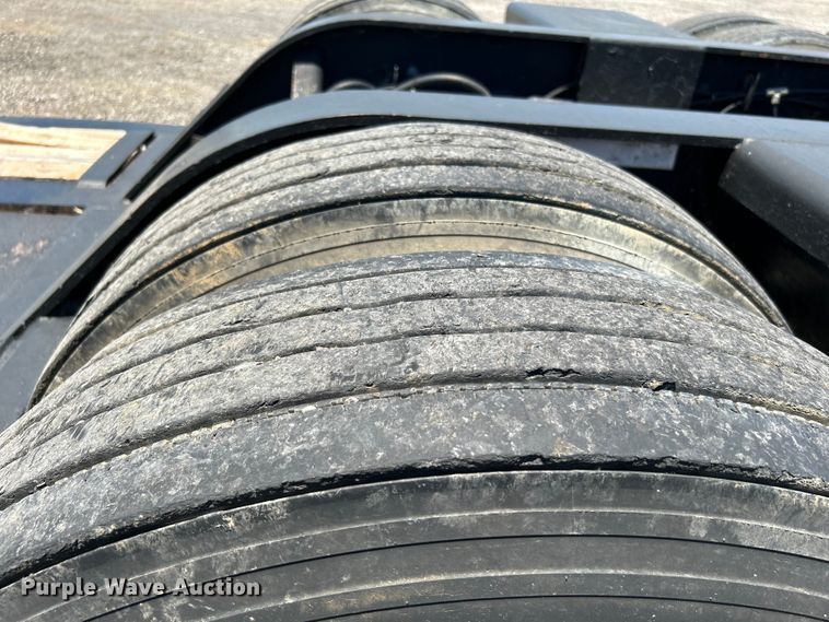 image for item KW9187 2006 X-L Specialized XL80MG  lowboy equipment trailer