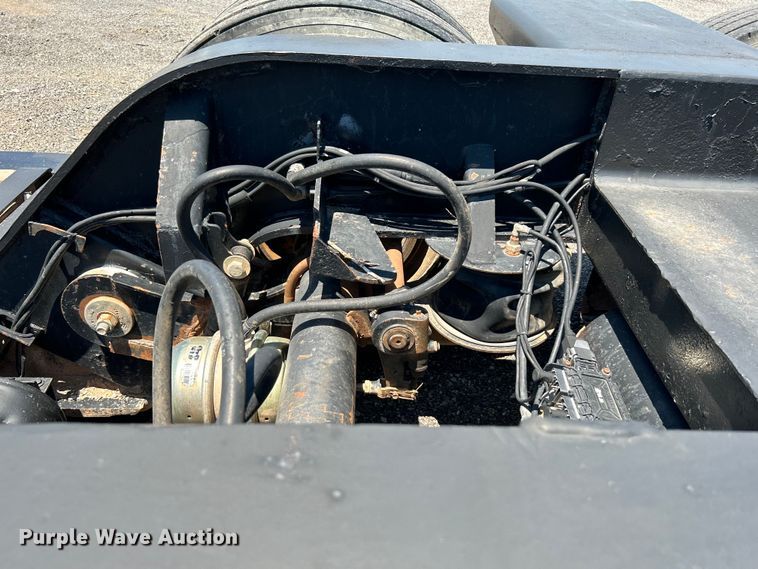 image for item KW9187 2006 X-L Specialized XL80MG  lowboy equipment trailer