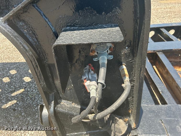 image for item KW9187 2006 X-L Specialized XL80MG  lowboy equipment trailer