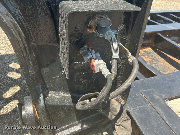 image for item KW9187 2006 X-L Specialized XL80MG  lowboy equipment trailer