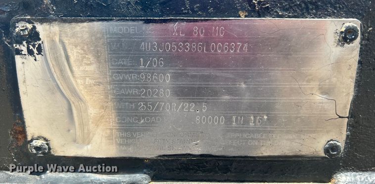 image for item KW9187 2006 X-L Specialized XL80MG  lowboy equipment trailer