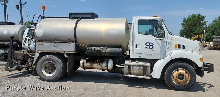 image for item LE9179 2006 Sterling L-Line  oil distributor truck