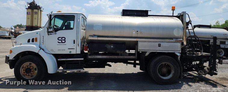 image for item LE9179 2006 Sterling L-Line  oil distributor truck