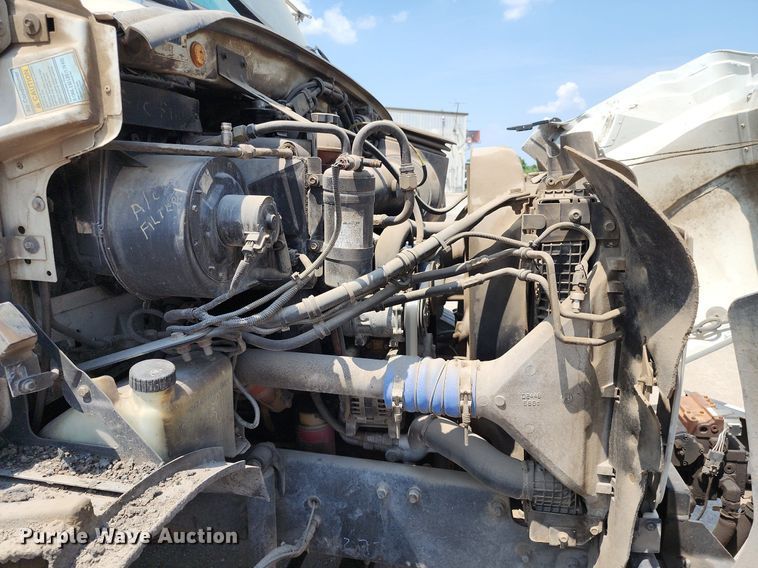 image for item LE9179 2006 Sterling L-Line  oil distributor truck