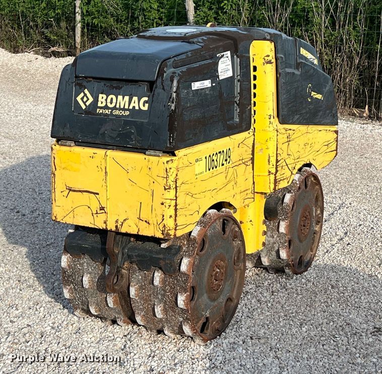 image for item LF9330 2017 Bomag BMP8500  trench compactor