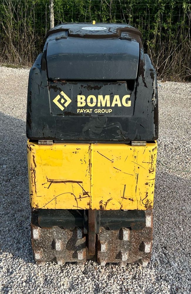 image for item LF9330 2017 Bomag BMP8500  trench compactor
