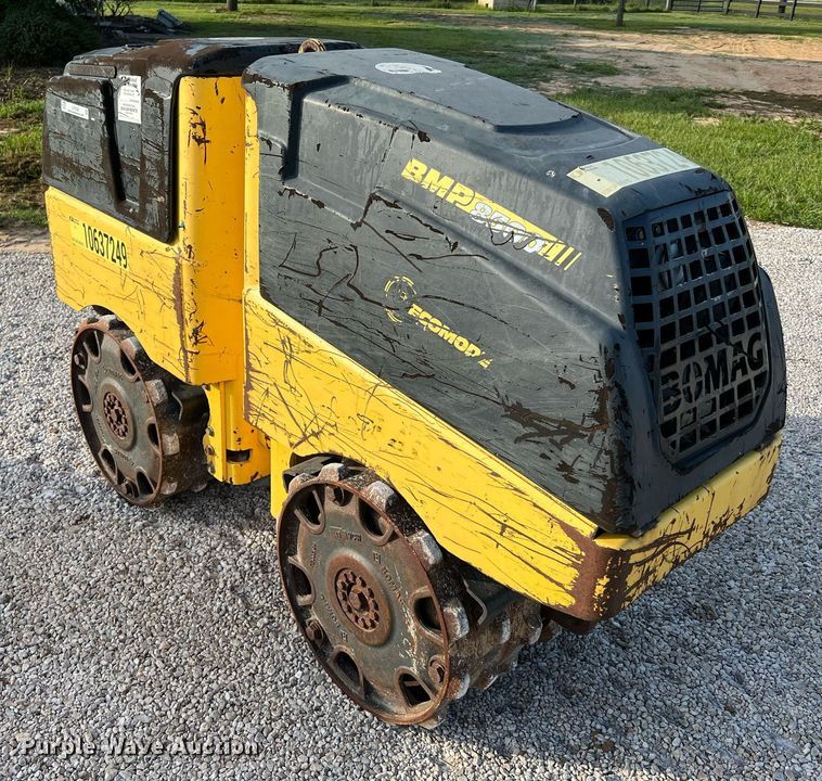 image for item LF9330 2017 Bomag BMP8500  trench compactor