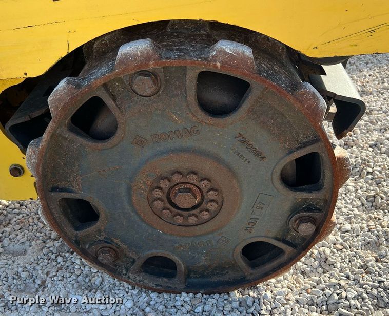 image for item LF9330 2017 Bomag BMP8500  trench compactor