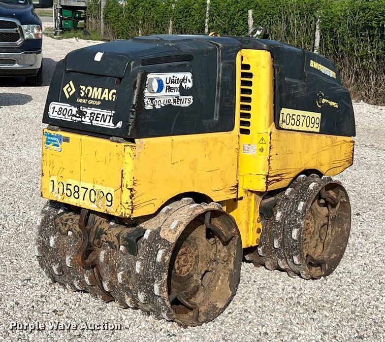 image for item LF9332 2017 Bomag BMP8500  trench compactor