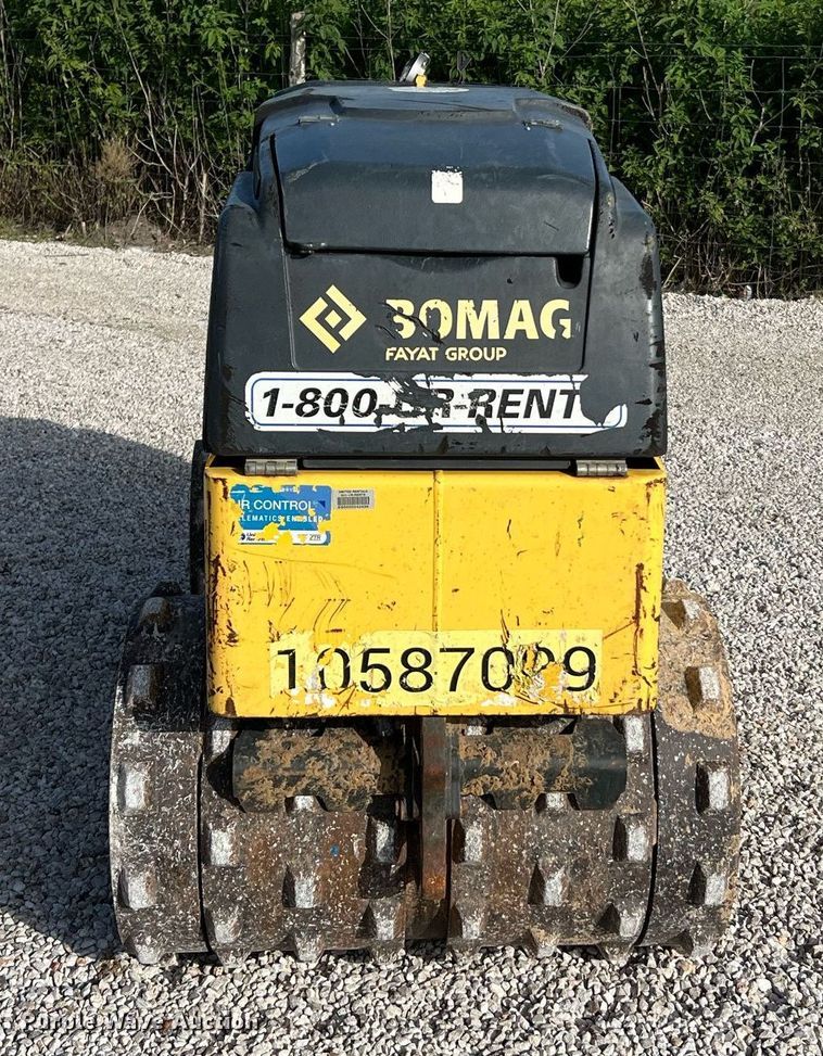 image for item LF9332 2017 Bomag BMP8500  trench compactor