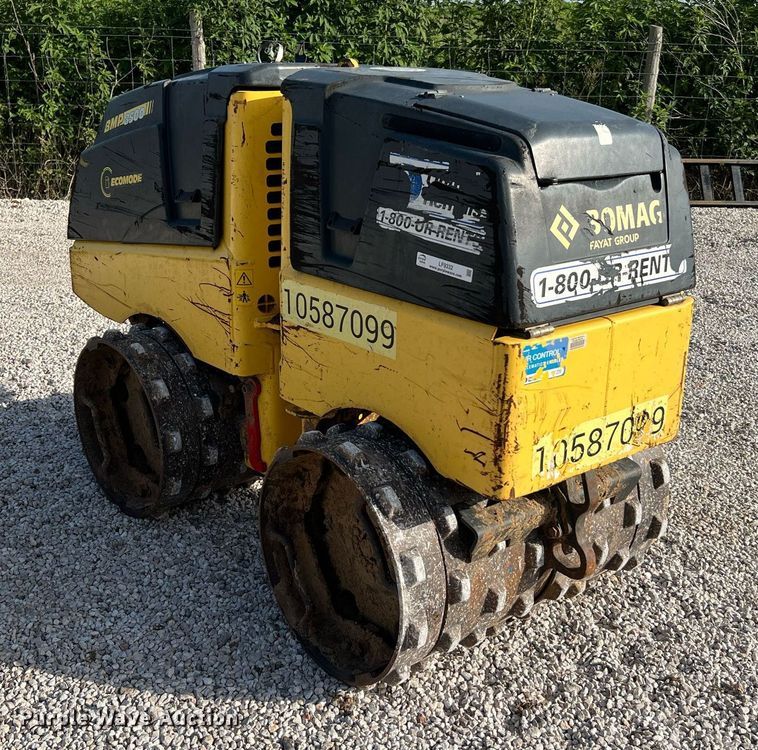 image for item LF9332 2017 Bomag BMP8500  trench compactor