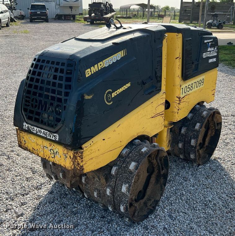 image for item LF9332 2017 Bomag BMP8500  trench compactor