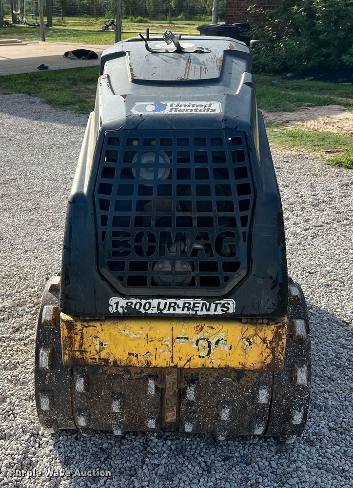 image for item LF9332 2017 Bomag BMP8500  trench compactor