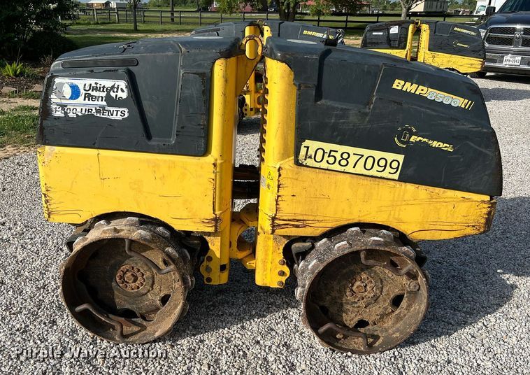 image for item LF9332 2017 Bomag BMP8500  trench compactor