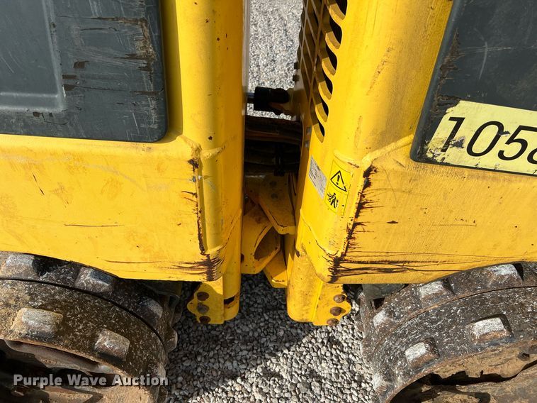 image for item LF9332 2017 Bomag BMP8500  trench compactor