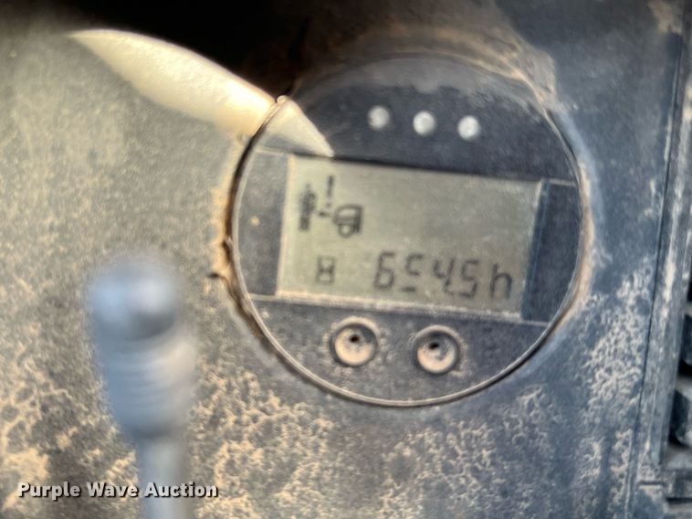 image for item LF9332 2017 Bomag BMP8500  trench compactor