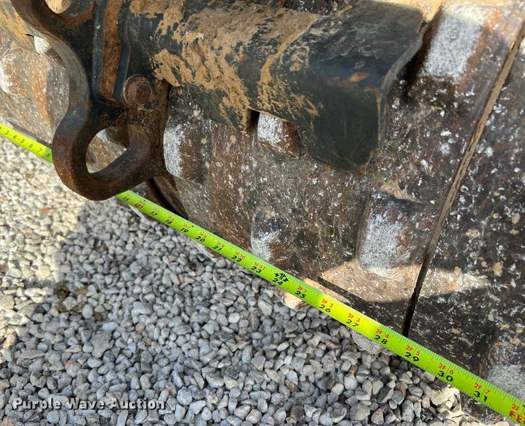 image for item LF9332 2017 Bomag BMP8500  trench compactor