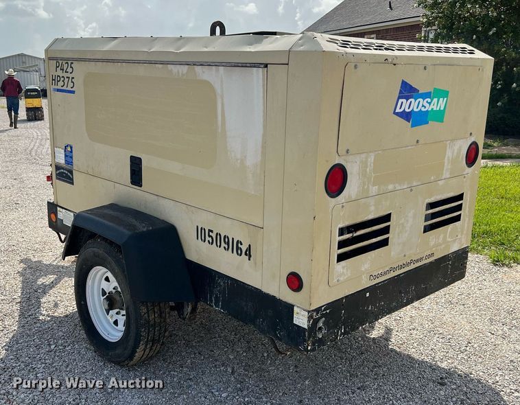 image for item LF9333 2016 Doosan P425/HP375  air compressor