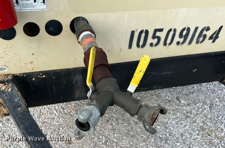 image for item LF9333 2016 Doosan P425/HP375  air compressor